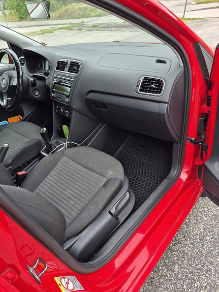 Volkswagen Polo 12 of 18