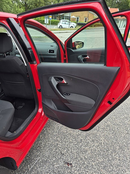 Volkswagen Polo 11 of 18