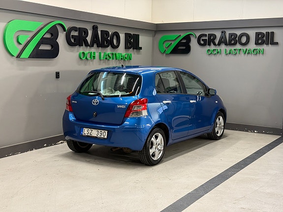 Toyota Yaris 5 of 19