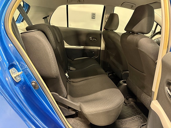 Toyota Yaris 12 of 19