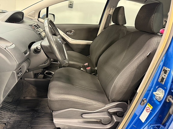 Toyota Yaris 9 of 19