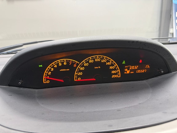 Toyota Yaris 16 of 19