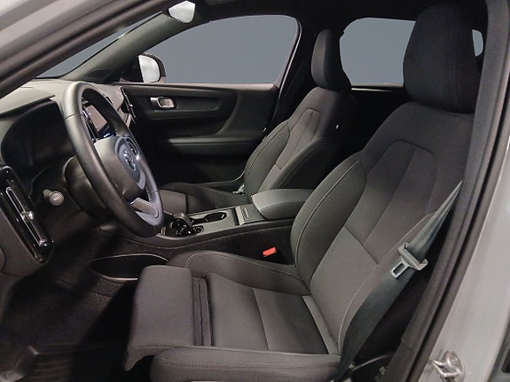 Volvo EX40 7 of 14