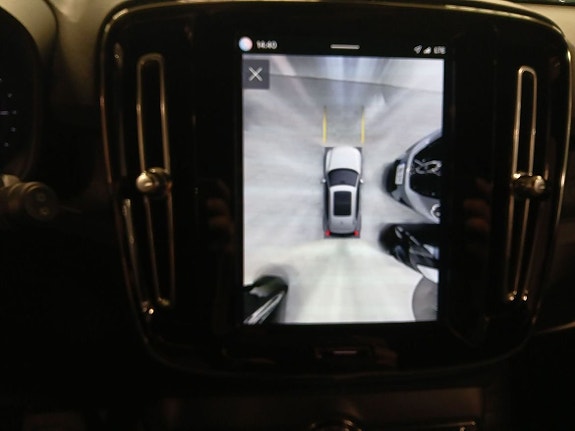 Volvo EX40 13 of 14