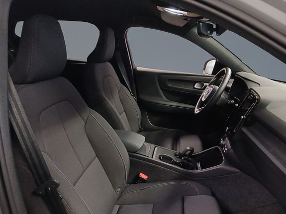 Volvo EX40 8 of 14