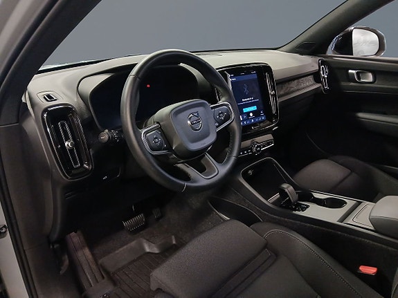 Volvo EX40 6 of 14