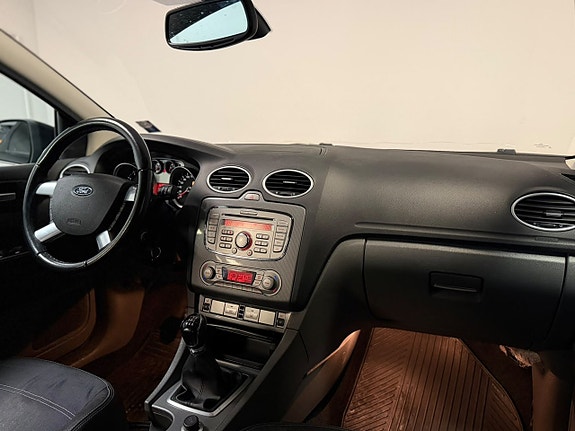 Ford Focus 9 of 16