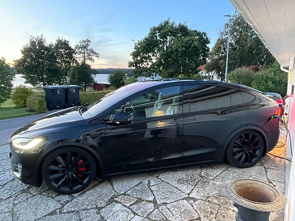 Tesla Model X 10 of 10