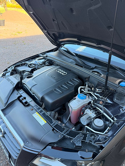 Audi A4 4 of 5