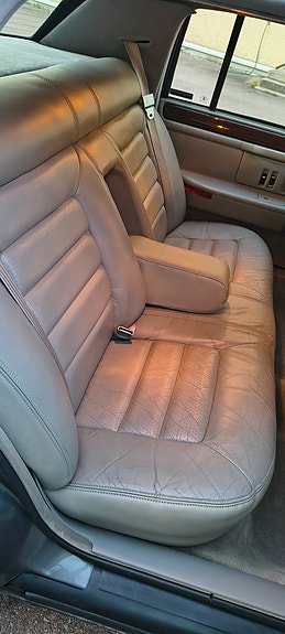 Cadillac Deville 11 of 14