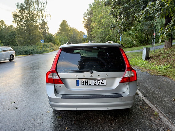 Volvo V70 7 of 27