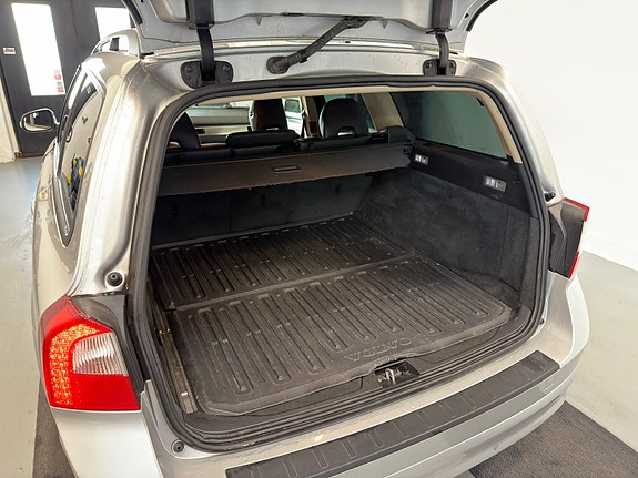 Volvo V70 16 of 27