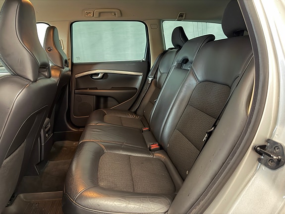 Volvo V70 14 of 27