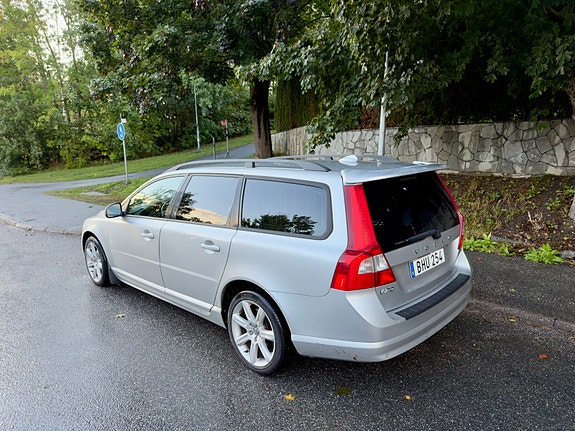 Volvo V70 8 of 27