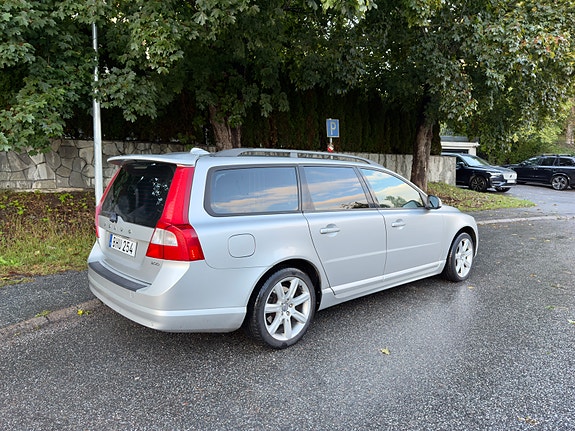Volvo V70 6 of 27