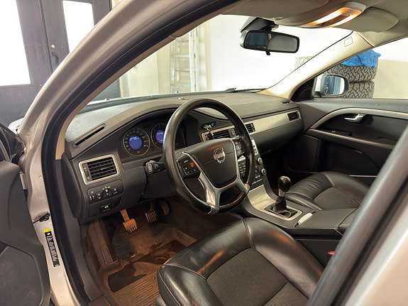 Volvo V70 10 of 27