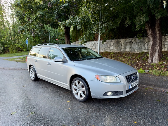 Volvo V70 4 of 27