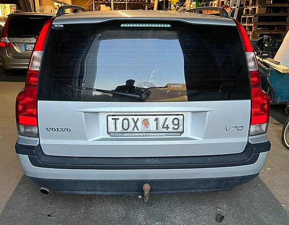 Volvo V70 4 of 5