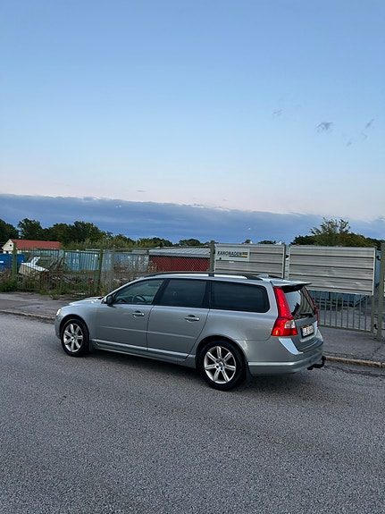 Volvo V70 7 of 14