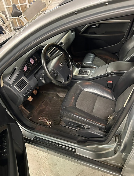 Volvo V70 11 of 14