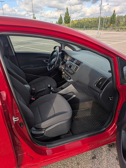 Kia Rio 3 of 4