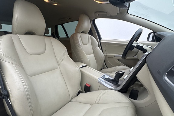 Volvo V60 10 of 22