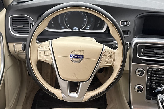 Volvo V60 9 of 22