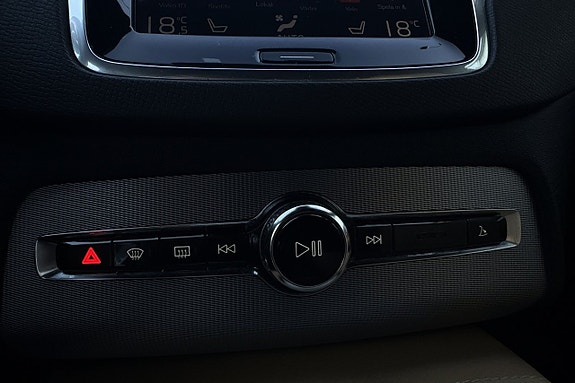 Volvo XC90 29 of 30