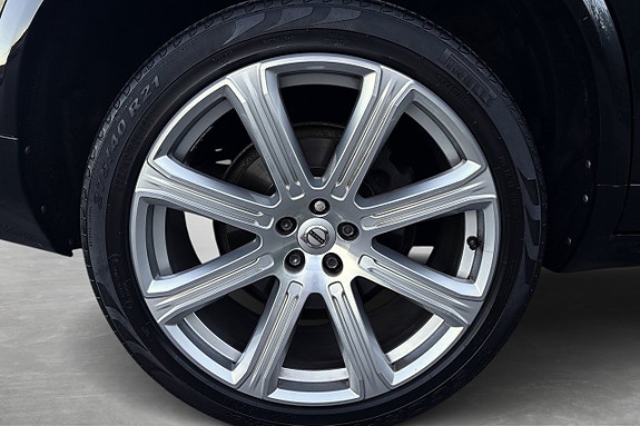Volvo XC90 9 of 30