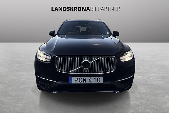 Volvo XC90 2 of 30