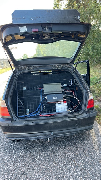 BMW 320i 6 of 11