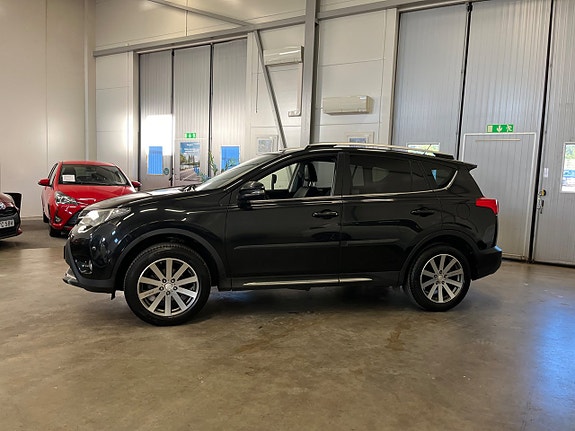 Toyota RAV4 3 of 9