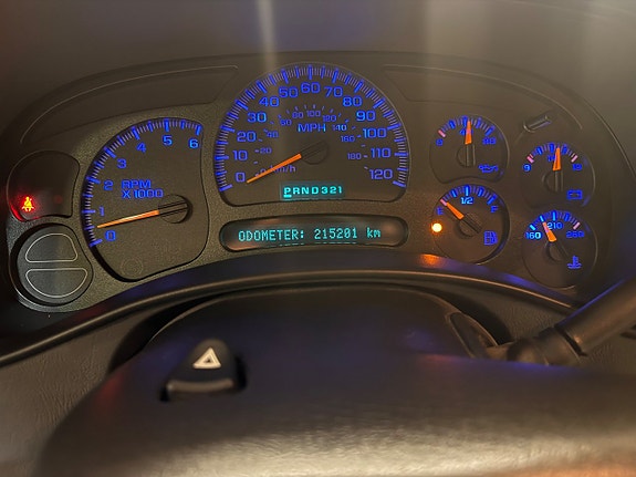Chevrolet Suburban 13 of 25
