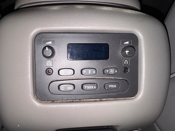 Chevrolet Suburban 16 of 25
