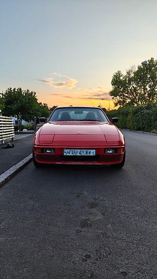 Porsche 924 2 of 7