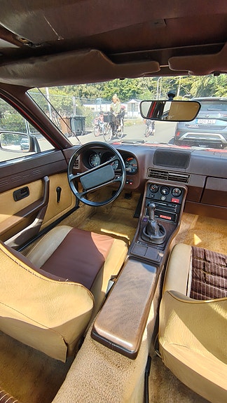 Porsche 924 3 of 7