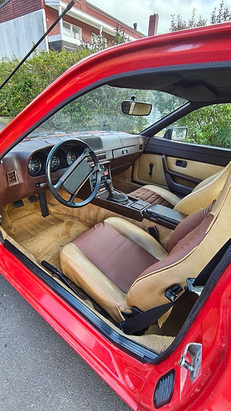 Porsche 924 4 of 7