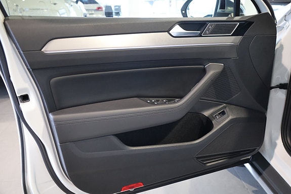 Volkswagen Passat Alltrack 20 of 30