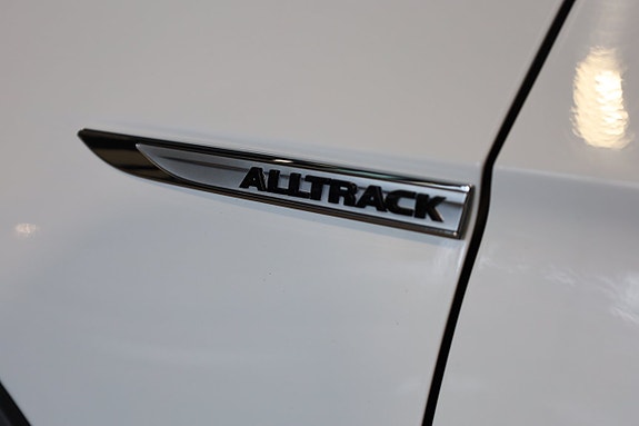 Volkswagen Passat Alltrack 11 of 30