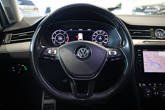 Volkswagen Passat Alltrack 17 of 30