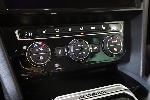 Volkswagen Passat Alltrack 26 of 30