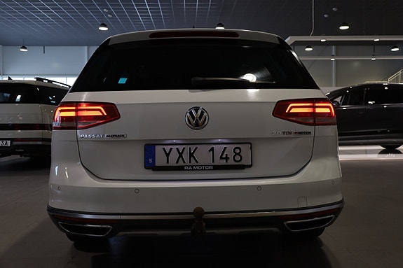 Volkswagen Passat Alltrack 9 of 30