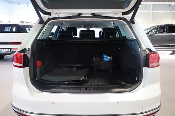 Volkswagen Passat Alltrack 30 of 30