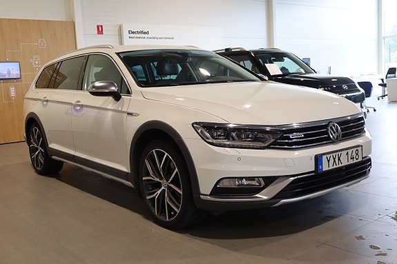 Volkswagen Passat Alltrack 4 of 30