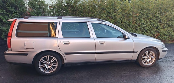 Volvo V70 7 of 25