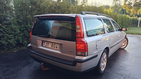 Volvo V70 11 of 25