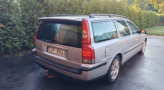 Volvo V70 18 of 25