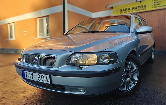 Volvo V70 10 of 25