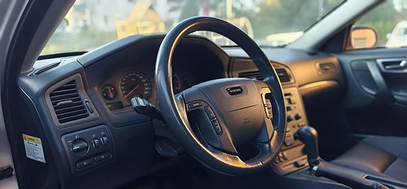Volvo V70 9 of 25
