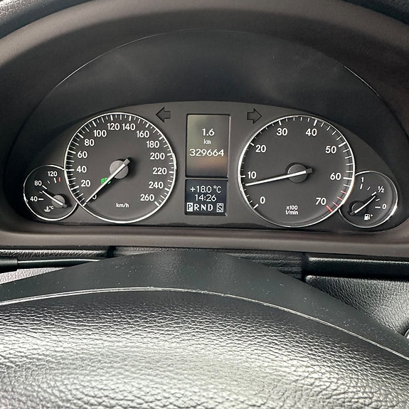 Mercedes-Benz C180 6 of 6